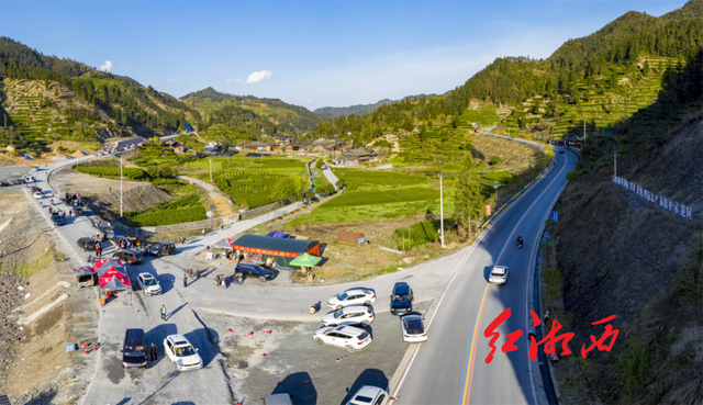 关于湖南湘西保靖：茶山茶路，长出“茶市”的内容