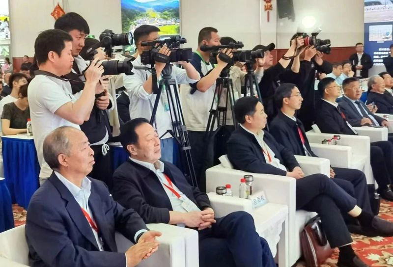 有关于云雾雪峰 茶香洞口——洞口雪峰茶高质量发展推介会在邵阳洞口成功举行的内容(11)