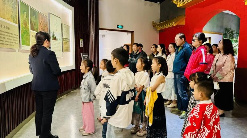 有关于茶香四溢 古韵蒙顶：“故宫贡茶回蒙顶山展”系列活动暨“五·一”群众性文化惠民活动引领潮流！的相关内容(2)