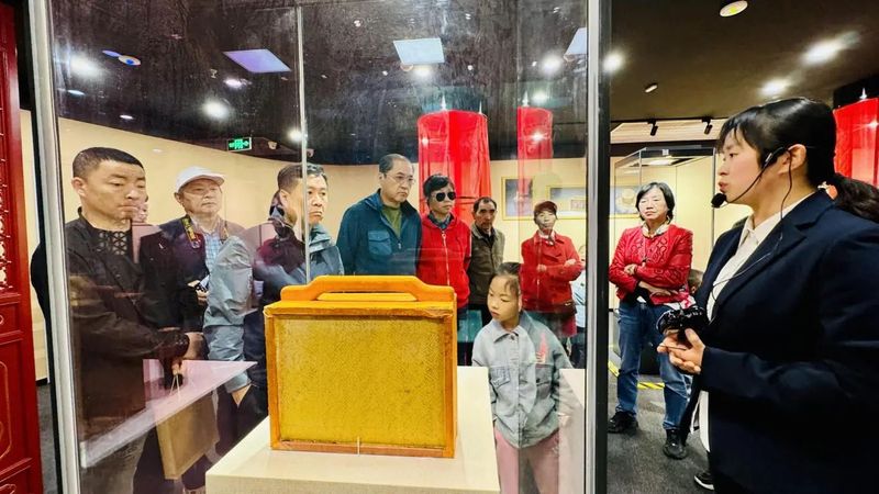 有关于茶香四溢 古韵蒙顶：“故宫贡茶回蒙顶山展”系列活动暨“五·一”群众性文化惠民活动引领潮流！的相关内容