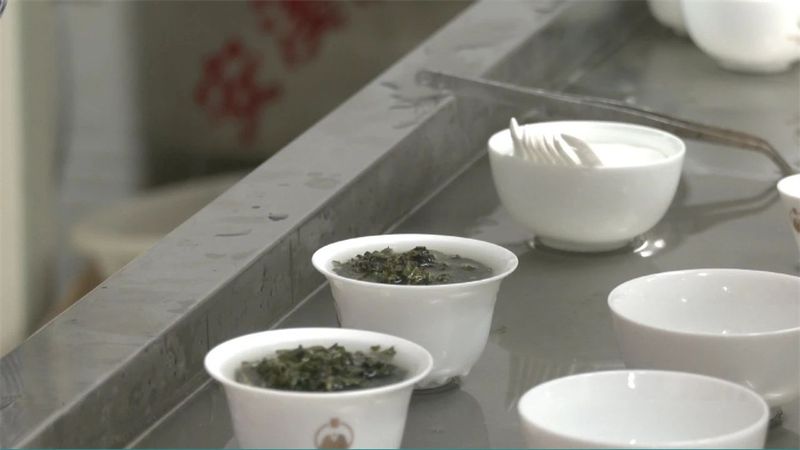 有关于祥华乡：“师带徒”技艺交流 提升制茶技术的内容(2)