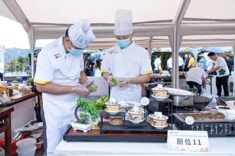 关于安溪县：第二届茶餐烹饪大赛茶香四溢的新闻(1)