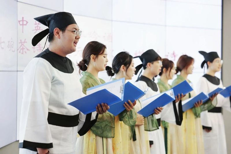 有关于第一部文言文、白话文、英文分段对照的《茶经》译著首发仪式举办的新闻(6)