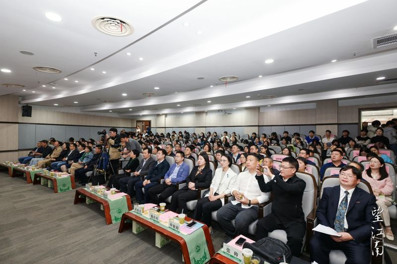 关于感官像鲜花一样盛放——“望江南”茶文化巡讲读书月活动在浙江农林大学举行的内容(1)