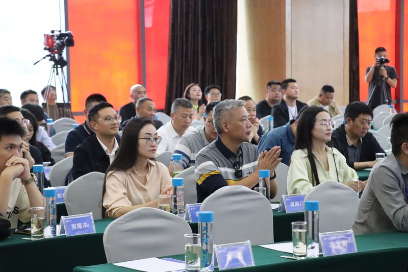 有关于聚焦热点，直面难题——黔茶论坛暨凤冈锌硒茶品牌与市场研讨会在凤冈举行的信息(3)